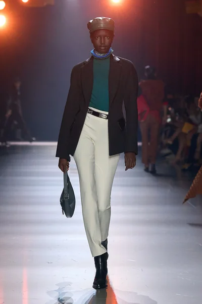 Look 39
